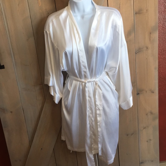 VS Bride Robe - Picture 3 of 6